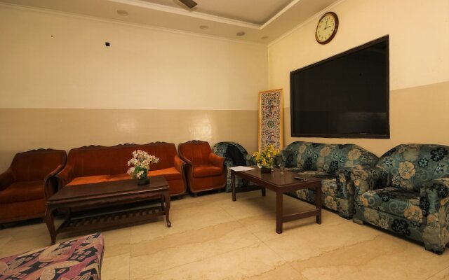 OYO 26596 Hotel Ambika