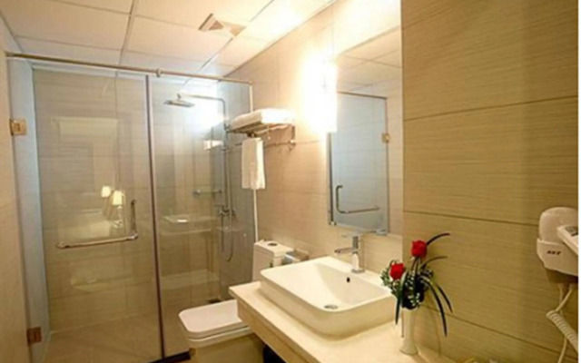 Skylark Hotel