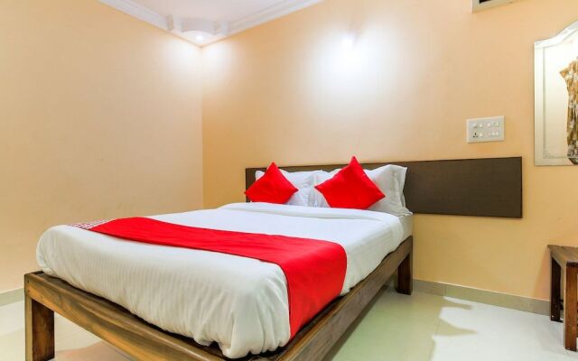 OYO 23035 Srinivas Residency
