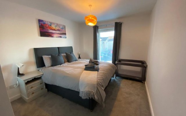 The Duplex Nairn- Spacious 3 Bedroom with sunny balcony