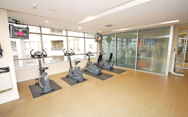 Sarkar Suites - 3888 Duke of York Blvd