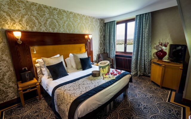 Les Tresoms Lake and Spa Resort