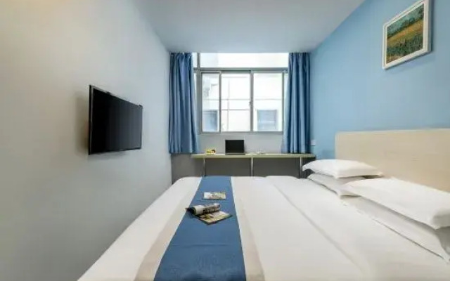 yinglun Hostel (Shenzhen North Railway Station)