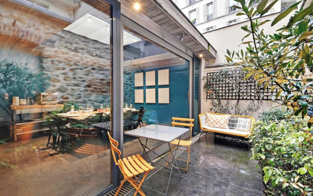 Fabulous House : a Gem in Chic Western Paris