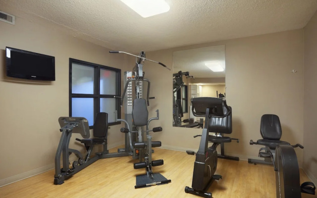 Best Western Wayside Inn & Suites