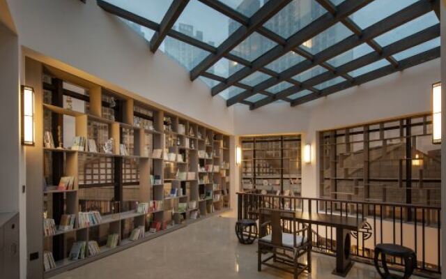 Quxian Wenfeng Youzhu Hotel