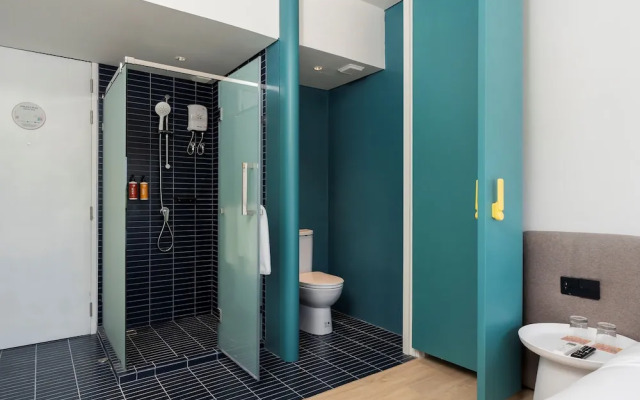 GO Hotel Sriracha at Central Si Racha