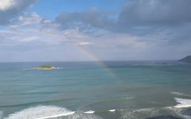Shuangyue Bay is home to Haimei Hotel