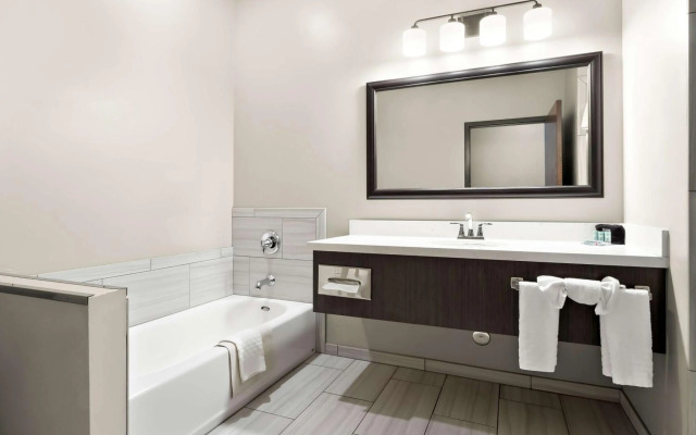 Best Western Sawtooth Inn & Suites