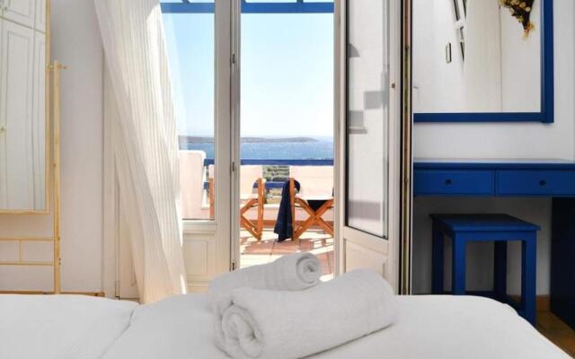 Villa Blue & White at Golden Beach