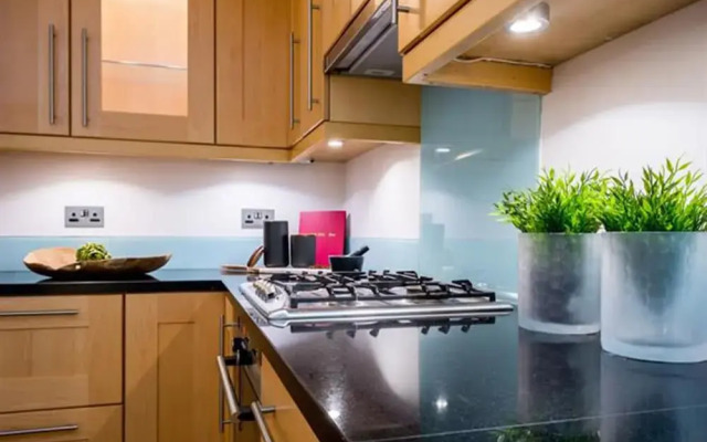 Cleveland Square Mansions