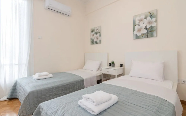 Phaedrus Living: City Center Flat Michalakopoulou