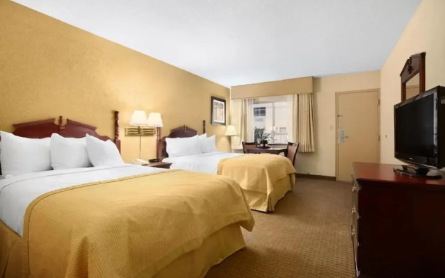 Clarion Hotel & Suites