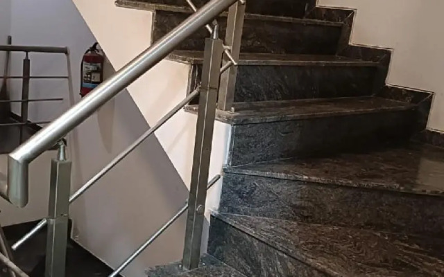 OYO 4445 Hotel Saishri