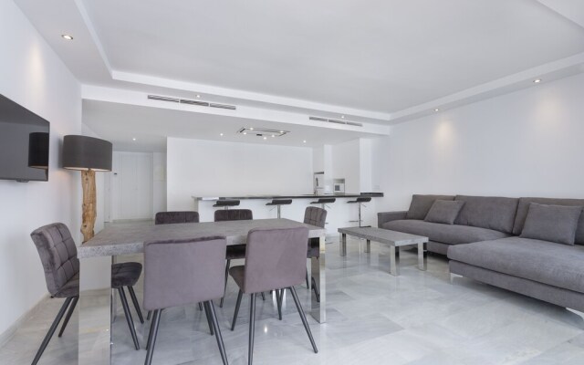 B51 Executive Flats Marbella Puerto Banus