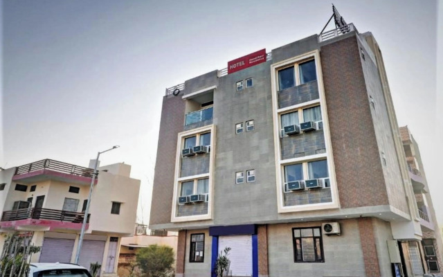 Hotel Ravi Residency