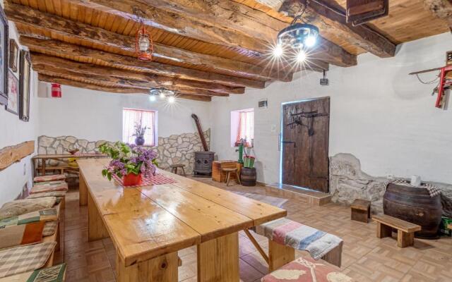 Mountain House Rukavina