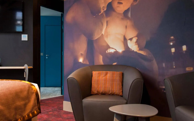 Hotel Sixteen Paris Montrouge