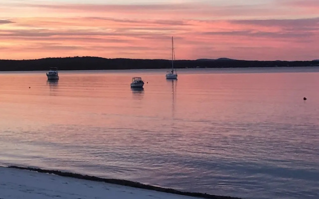 Salamander Beach Accommodation Adults Only
