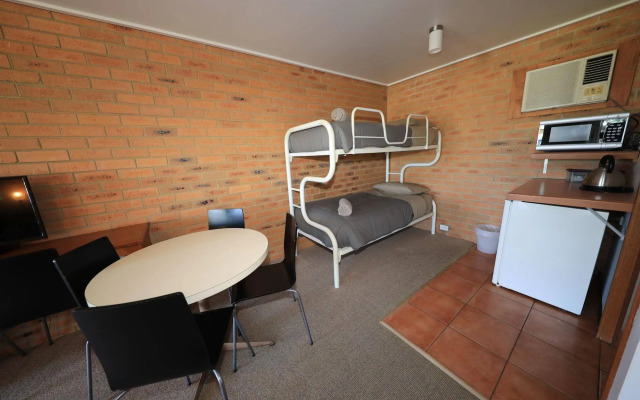 Quays Motel San Remo
