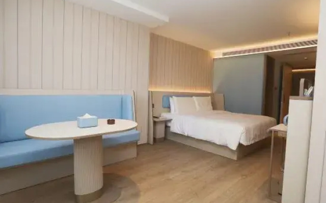 HanTing Hotel (Chengde Weichang)