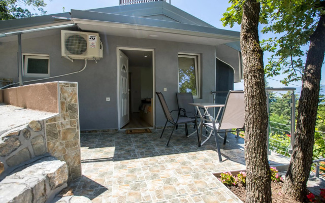 View Topia Apartments