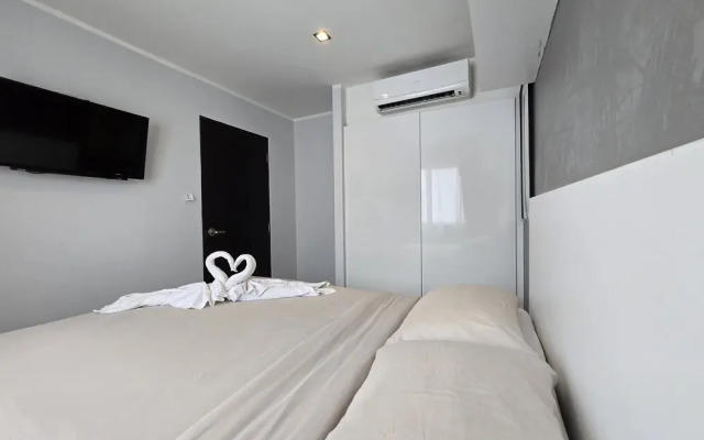 Sleek Corner 1 Bed Apt T1-607