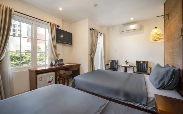 Rustic Hotel Danang