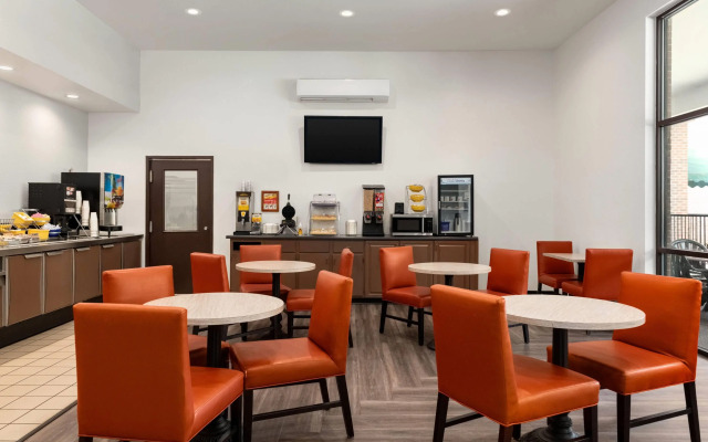 Days Inn by Wyndham Lexington