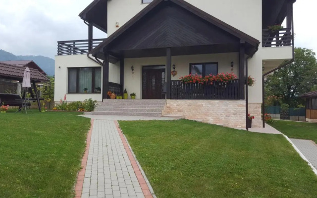 Casa Aryana