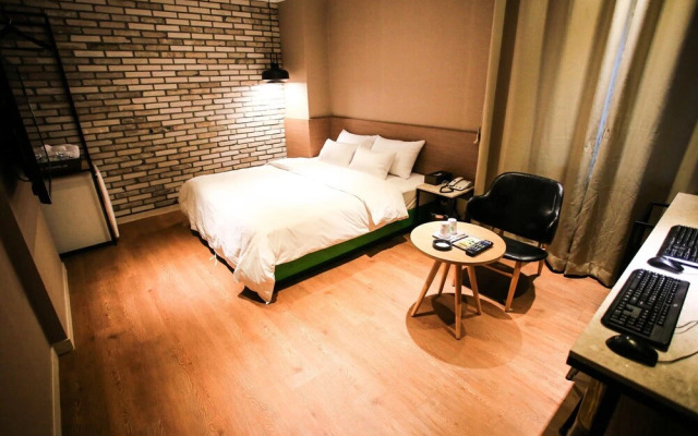 Bundang (Seohyeon) Hotel GO