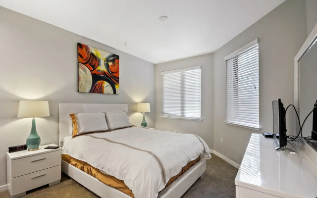 Bluebird Suites near Facebook HQ