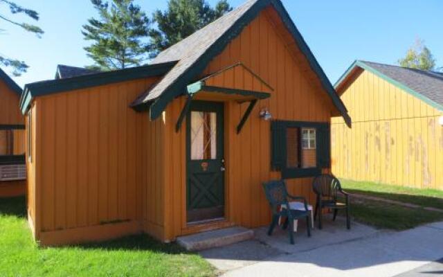 Cabins of Mackinaw