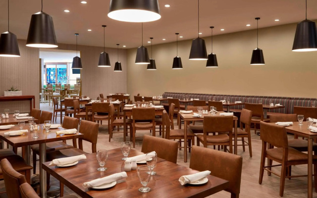 Four Points by Sheraton Toronto Airport