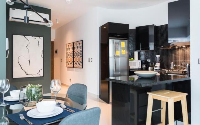 Upscale 1Br Near Blue Mall Rooftop Yellowkey