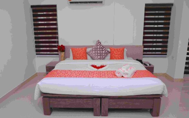 Chandra Inn