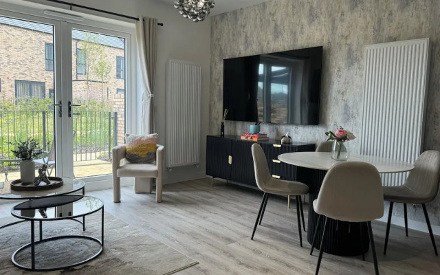 Apricot House- Cozy 2 Bedroom House in Birmingham