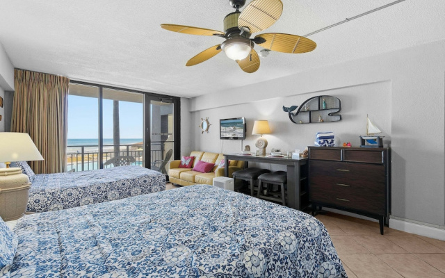 Hawaiian Inn 209