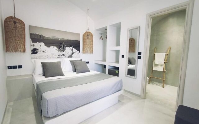 Fira Cave Suites