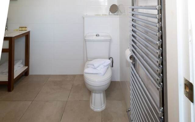 Three Horseshoes Inn