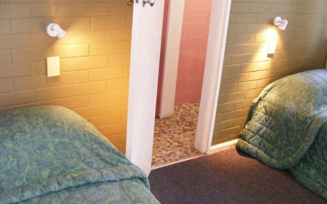 Rod 'N' Reel Hotel Motel Woodburn – Guest Rooms – Woodburn