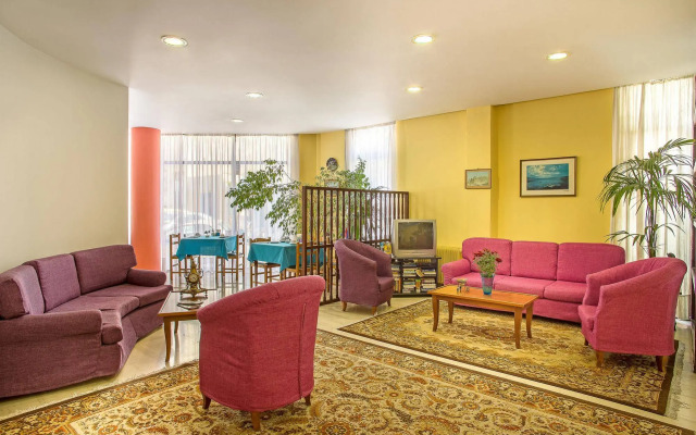 Nefeli Hotel