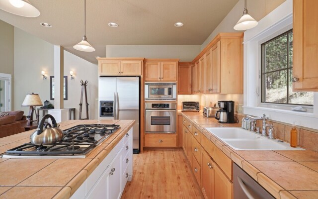 Big Wren 3 Bedroom Home By Redawning