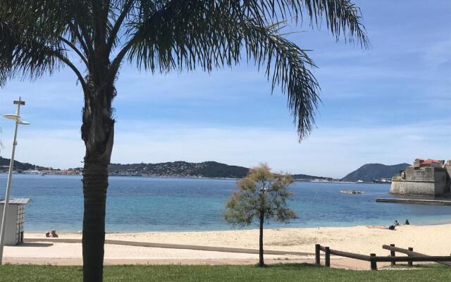 Grand T2 43m2 plages du Mourillon