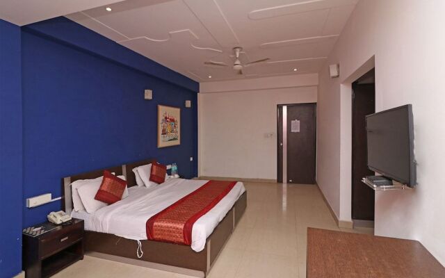 Hotel Era Residency