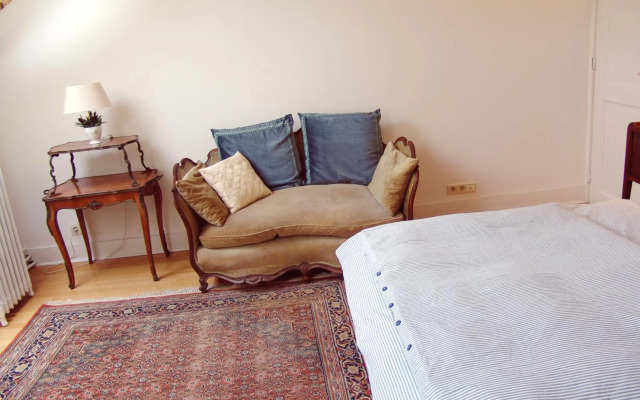 Louise Chatelain suites