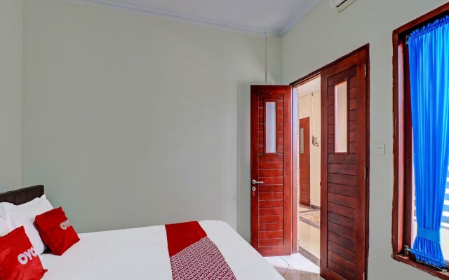 OYO 91933 Puri Gana Residence