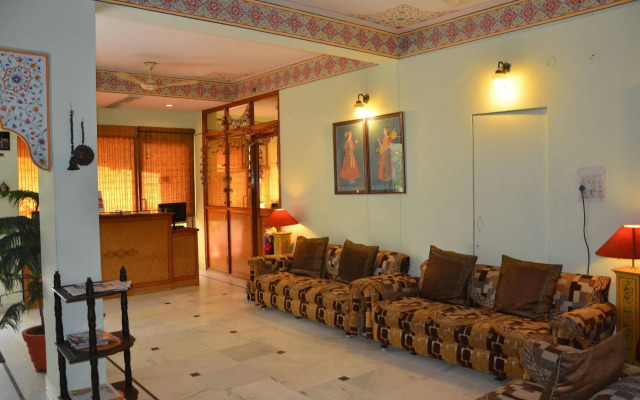 Hotel Sarang Palace