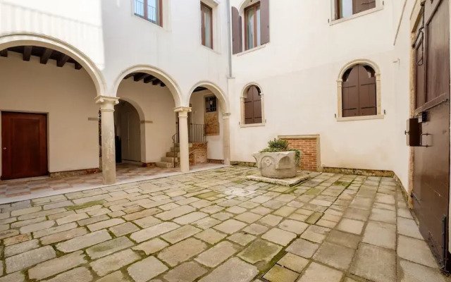 Palazzo Ca' Moro apartments