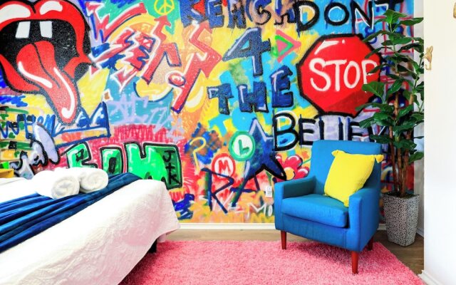 Graffiti and Glam Wonderland